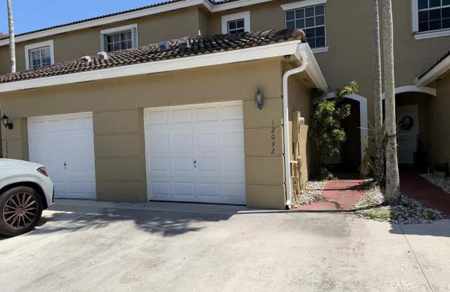 12032 SW 5th Court