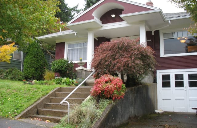 4221 NE 80th Ave - 4221 Northeast 80th Avenue, Portland, OR 97218