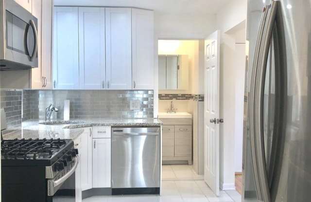 151 BLEECKER ST