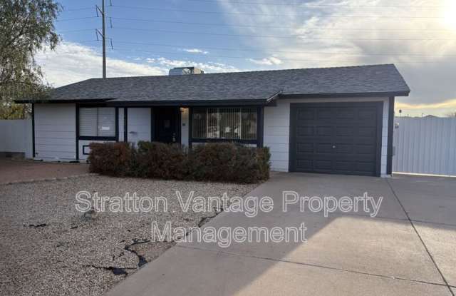 1236 W Oxford Dr