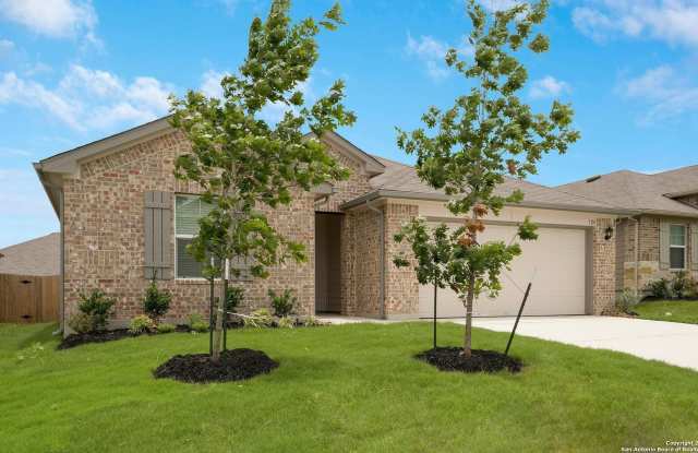 728 ARMADILLO DR