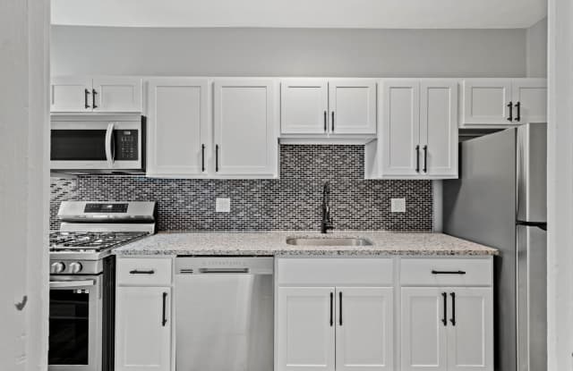 Stunning 2 bedroom home in Homestead available August 1!
