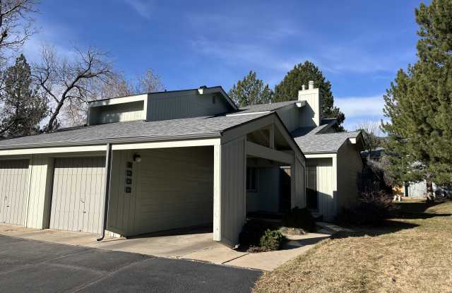 2000 Joslyn Pl