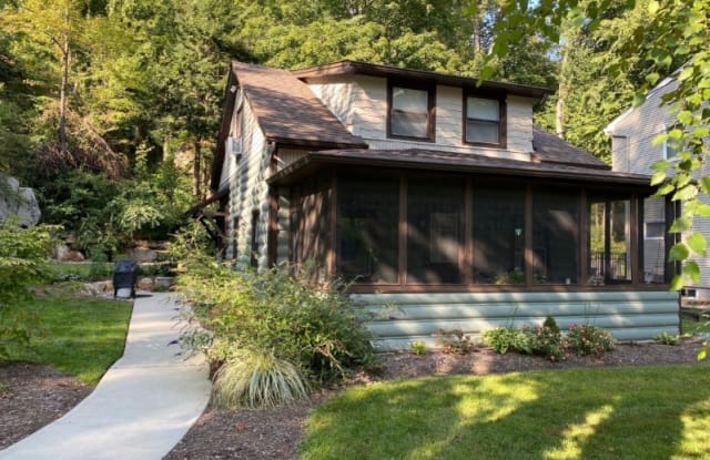 14 JUNIPER TRL - 14 Juniper Trail, Kinnelon, NJ 07405