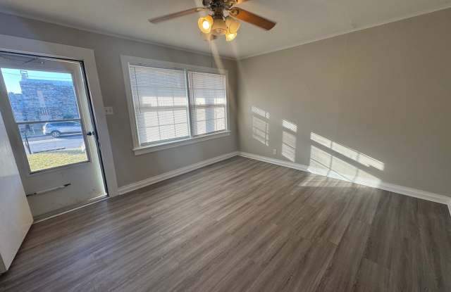 2 Bedroom Rental Available on Sunset!