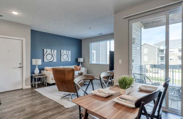 Piper Lakes Apartment Homes