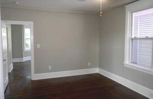 215 W OLIVE Street unit: A