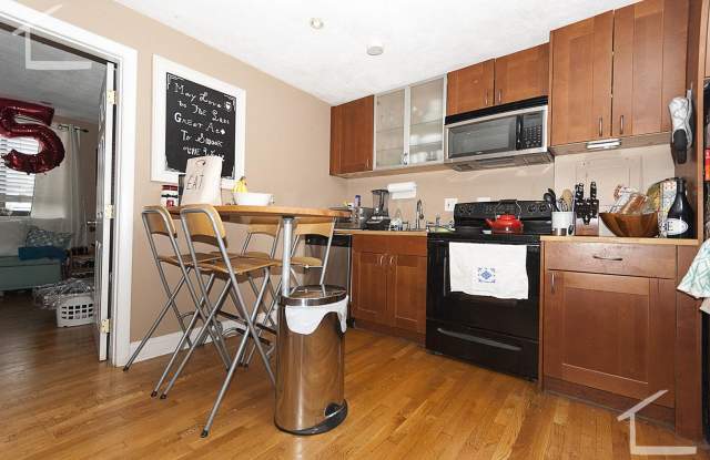 HOT ALLSTON LISTING!!!!