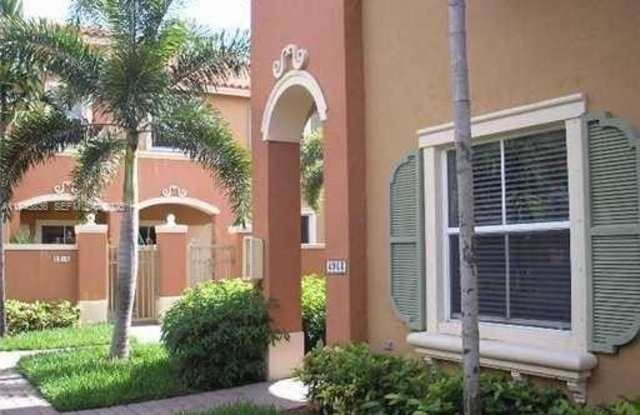 4903 N Harbor Isles Dr