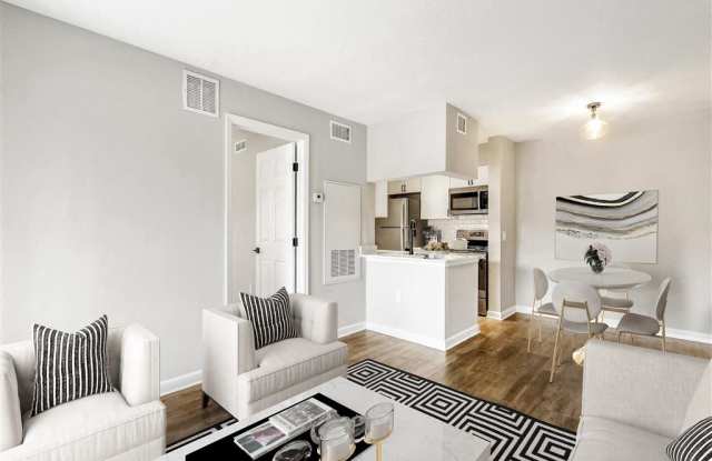 Photo of St. James Crossing Apartment Homes