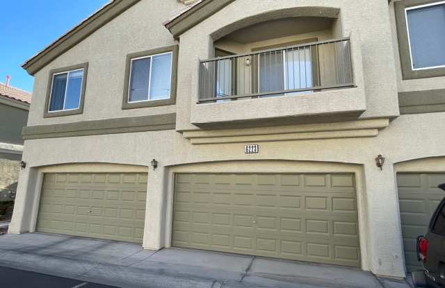 Adorable 2 Bedroom Town Home Available for Immediate Occupancy!! - 6223 Ordaz Avenue, Whitney, NV 89011