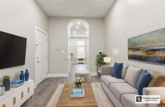 Photo of 344 E 116th Street unit: 4