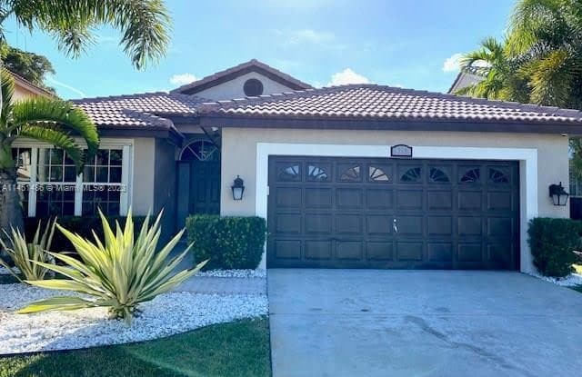 1362 SW 178th Way - 1362 Southwest 178th Way, Pembroke Pines, FL 33029