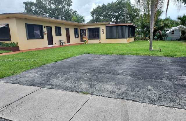 206 SW 3rd St - 206 Southwest 3rd Street, Dania Beach, FL 33004