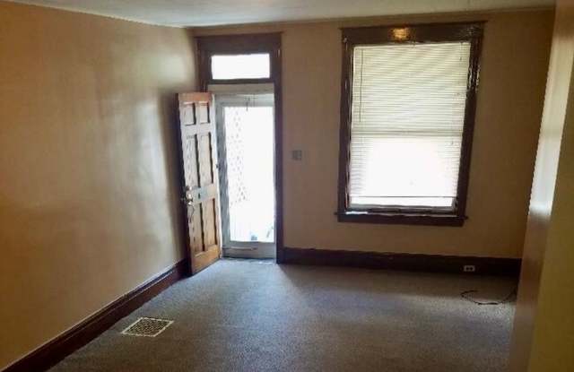 Large 3-bedroom 1 bath townhome