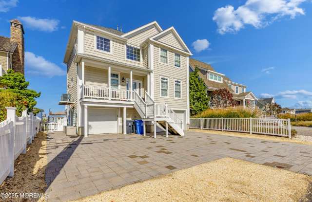 Photo of 206 N Lagoon Road unit: Summer 2026