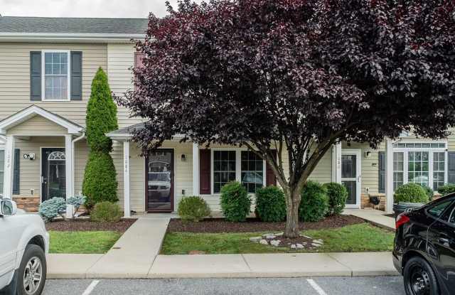 Beautiful 3-Bedroom Townhome in Wellington Park Neighborhood