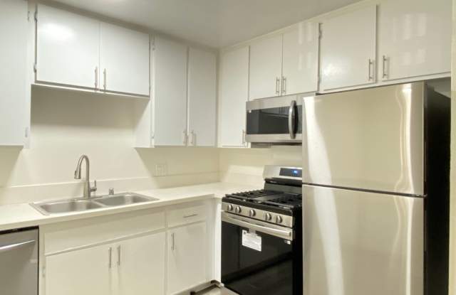 Photo of URBI 1 LLC | 2724 Abbot Kinney Blvd