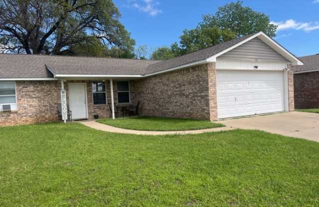 Photo of 208 Bobbie Ann Court