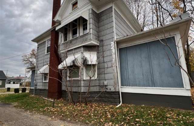 1328 Logan Avenue NW unit: 1