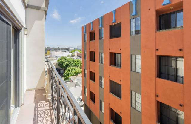 425 Broadway Apartments
