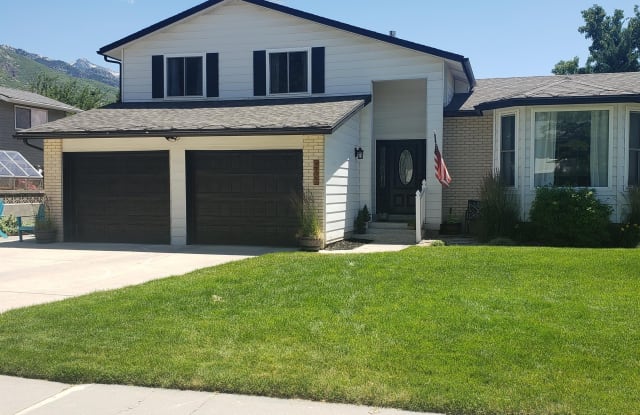 3172 E Candytuft St - 3172 East Candytuft Street, Cottonwood Heights, UT 84121