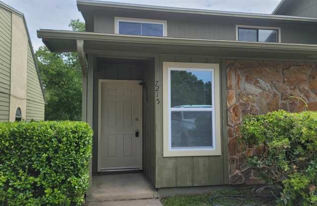 7215 Lago Vista Ct