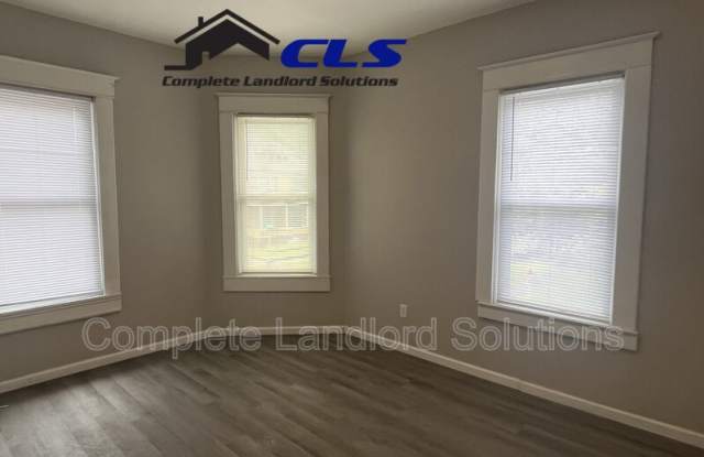 Photo of 700 South 8th Street - 2