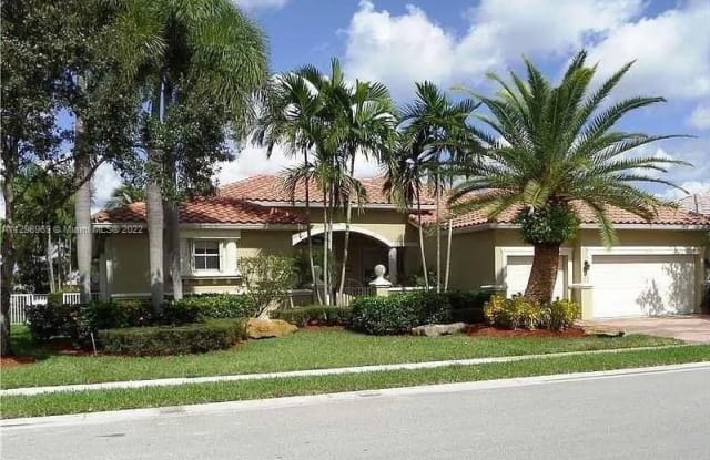 18659 SW 12th St - 18659 Southwest 12th Street, Pembroke Pines, FL 33029