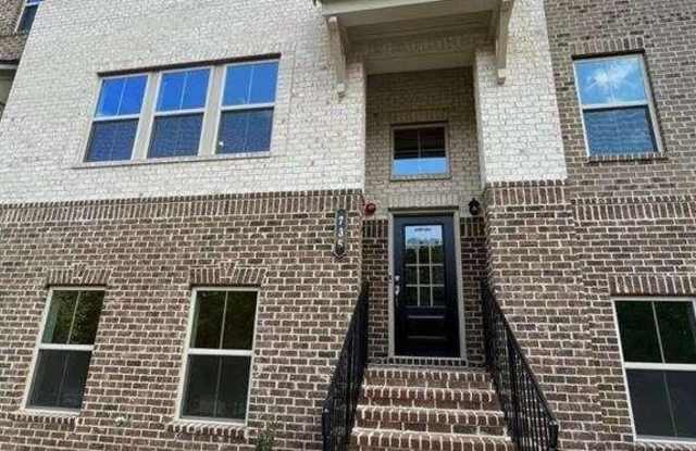 735 Brecklin Lane