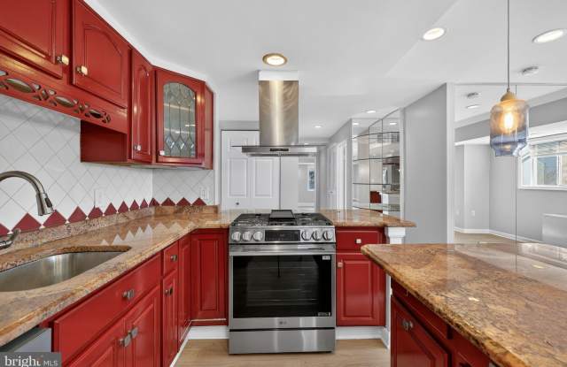 10320 WESTLAKE Drive unit: E103