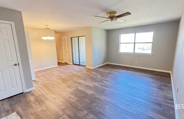 512 Lake Forest Boulevard