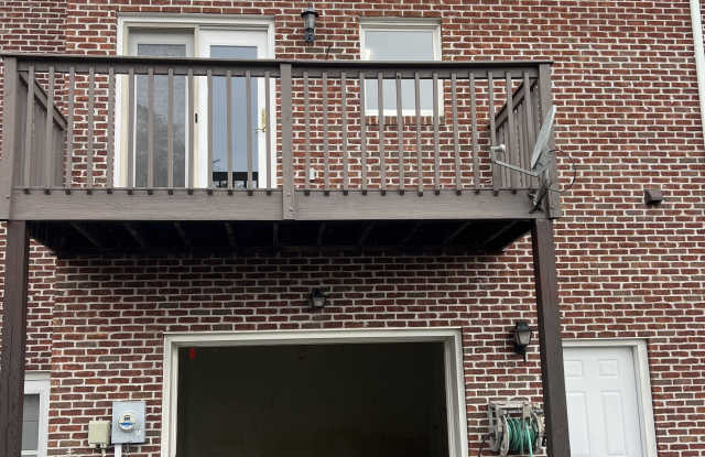 809 Edgemont N St Ne