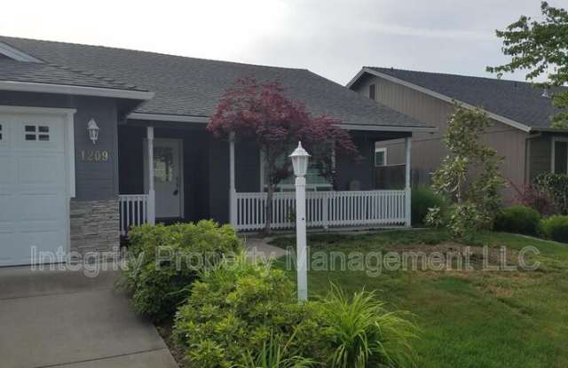 1209 Twin Rocks Drive