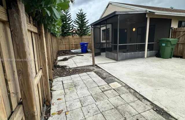 11000 Sw 10th Court