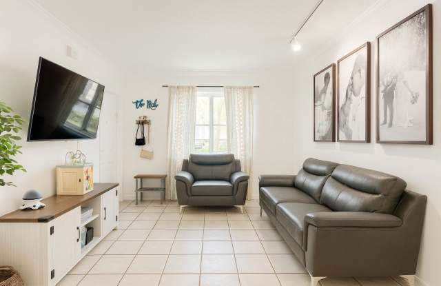 Photo of 2200 Northwest 78th Avenue