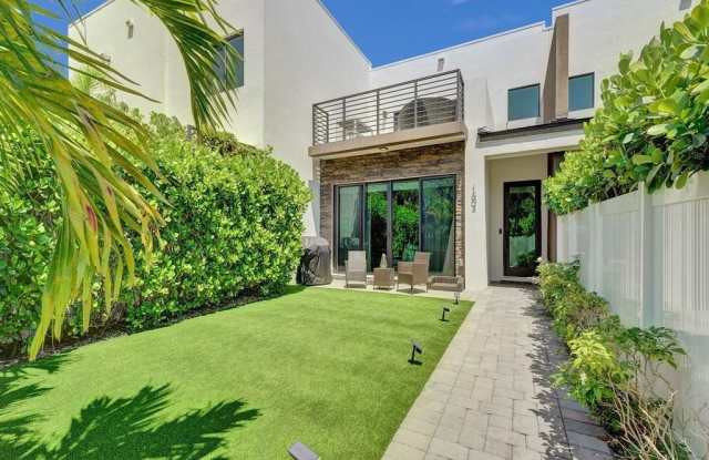 Photo of 1604 SW 4th Ave