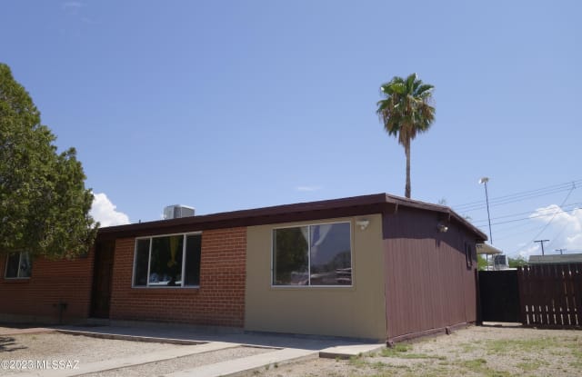 1627 S Ave Carolina - 1627 South Avenue Carolina, Tucson, AZ 85711