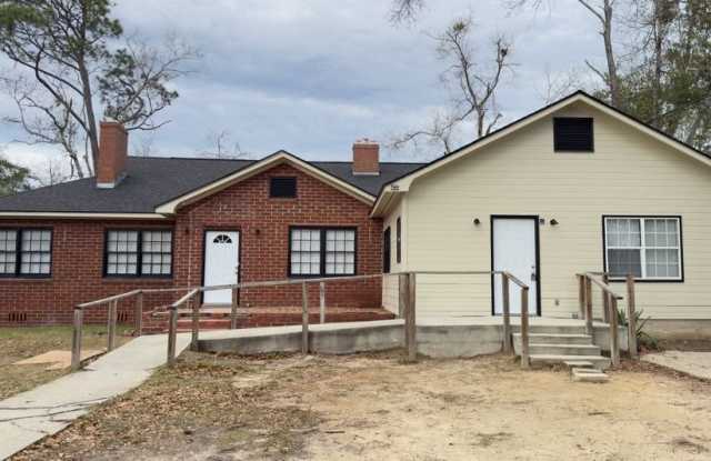 504 East Adair Street