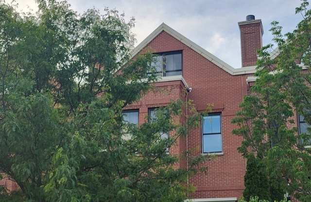 1897 Admiral Court