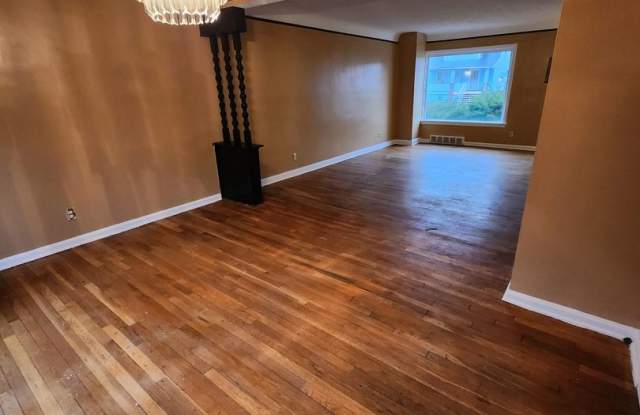 Freshly Updated 2005 Hilton Rd, Cleveland Home – Move-In Ready!!