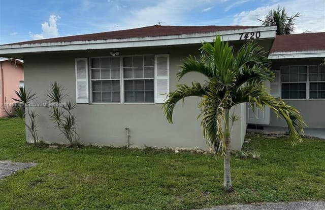 7420 NW 16th St - 7420 Northwest 16th Street, Plantation, FL 33313