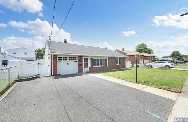 176 Columbia Lane - 176 Columbia Lane, Lodi, NJ 07644