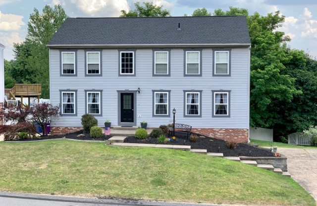 Make this family friendly home the place to call home while at the US OPEN