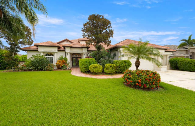 1873 Lago Vista Boulevard