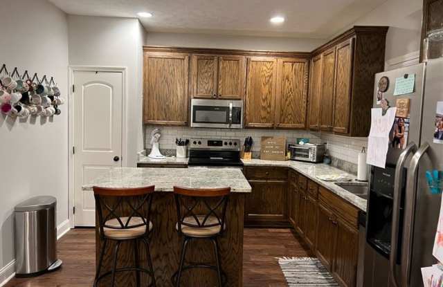 Updated Duplex in Auburn!