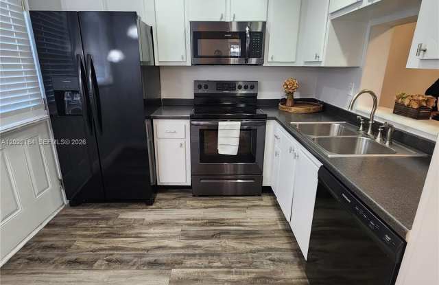 900 NE 12th Ave