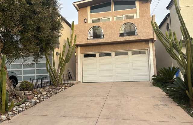 Charming 3-Bedroom Home in Redondo Beach!!