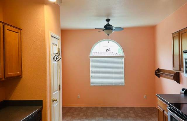 Rancho Sahuarita Home - Lovely 2 Bedroom Plus Den -AVAILABLE JAN 3rd!