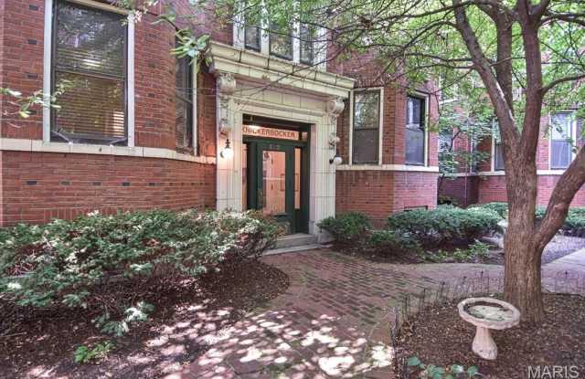 Photo of 382 N Taylor